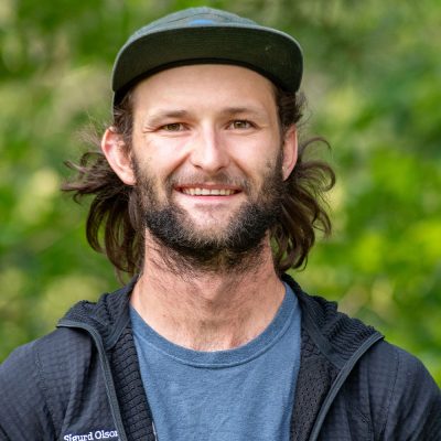 Taylor Hansen headshot